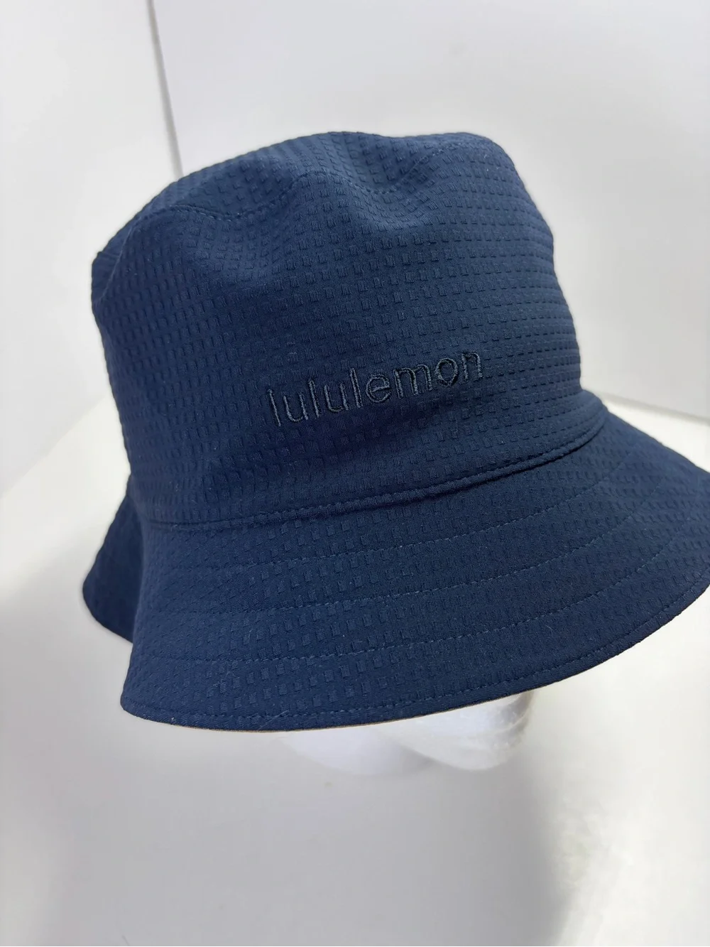 New Lululemon Both Way Bucket Hat Unisex S/M Navy Brown Reversible Beach Outdoor